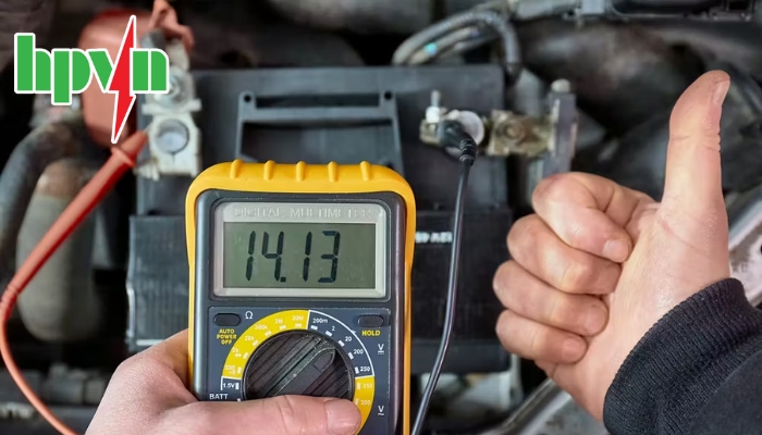 Kiểm tra m&aacute;y ph&aacute;t điện &ocirc; t&ocirc; th&ocirc;ng qua đo điện &aacute;p ắc quy
