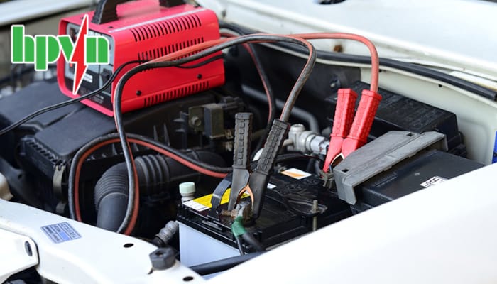 N&ecirc;n sạc hay thay mới ắc quy?